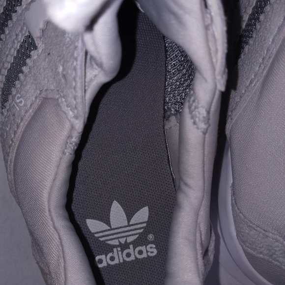 Adidas - Picture 5 of 6